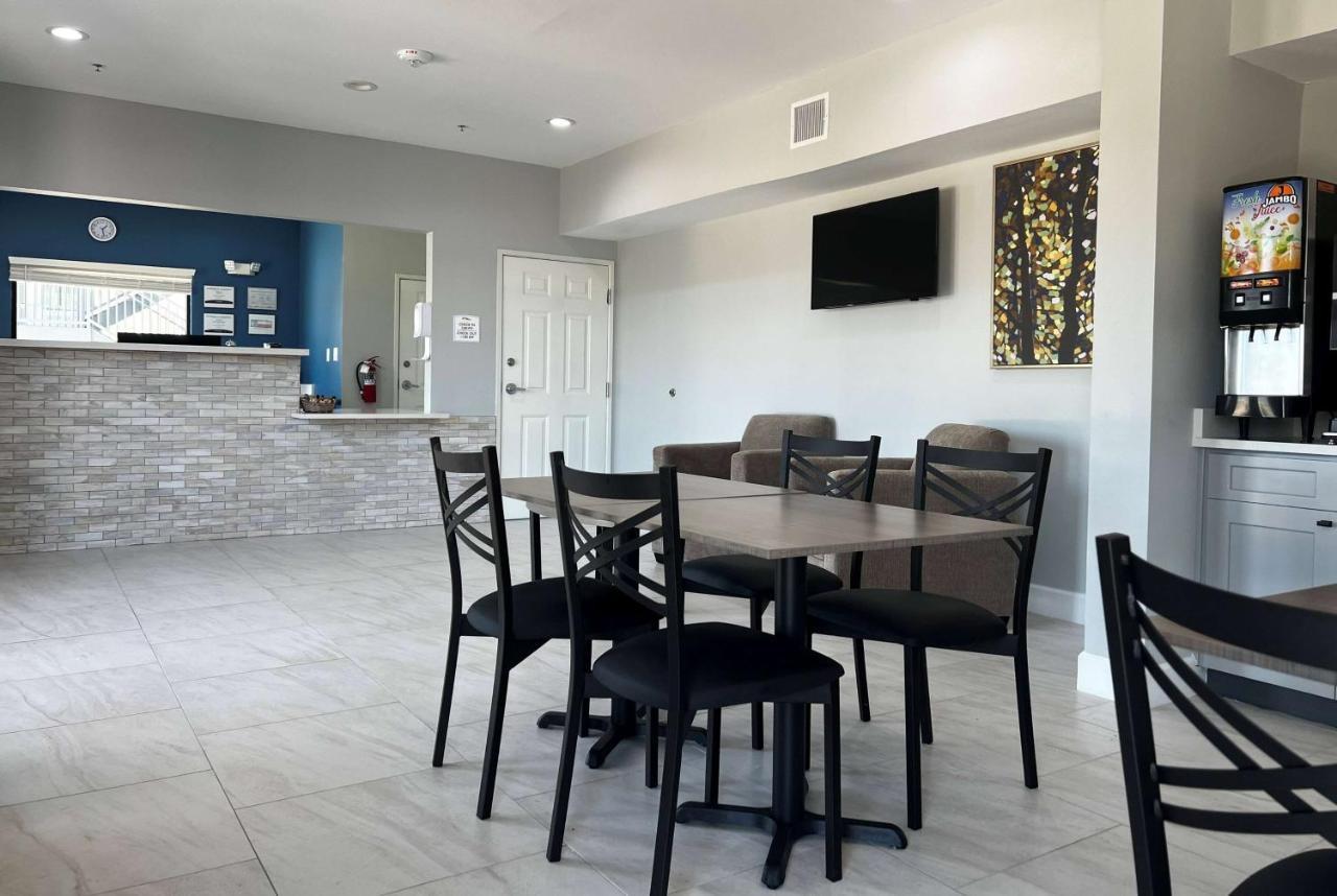 Baymont By Wyndham Freeport Texas Hotel Exterior foto