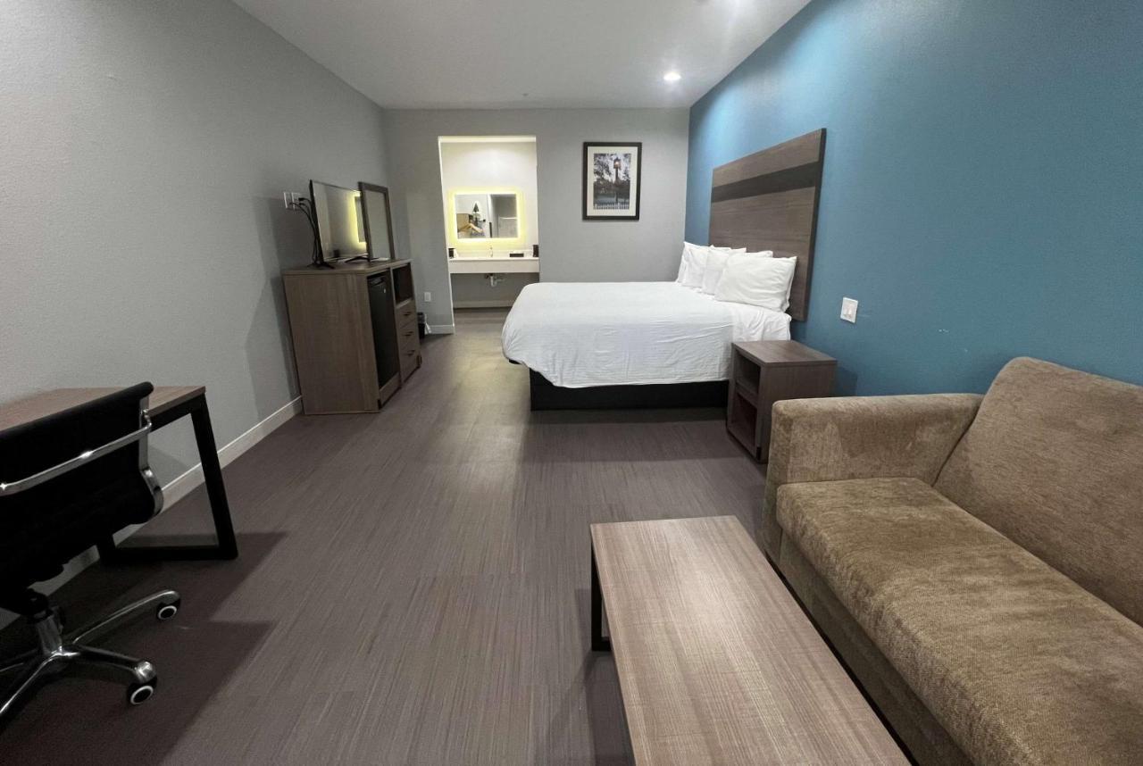 Baymont By Wyndham Freeport Texas Hotel Exterior foto