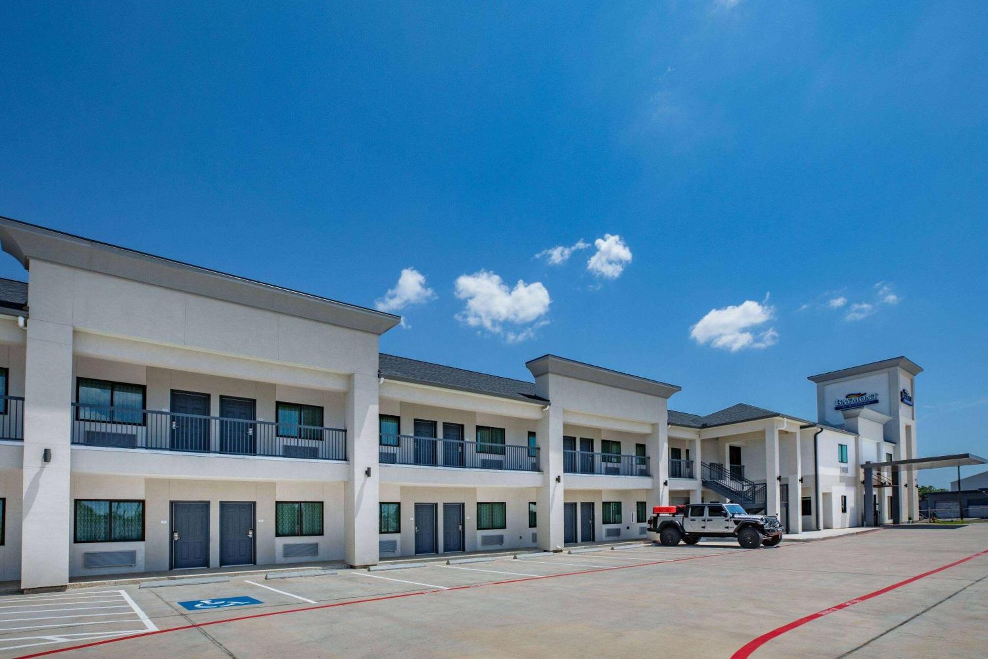 Baymont By Wyndham Freeport Texas Hotel Exterior foto