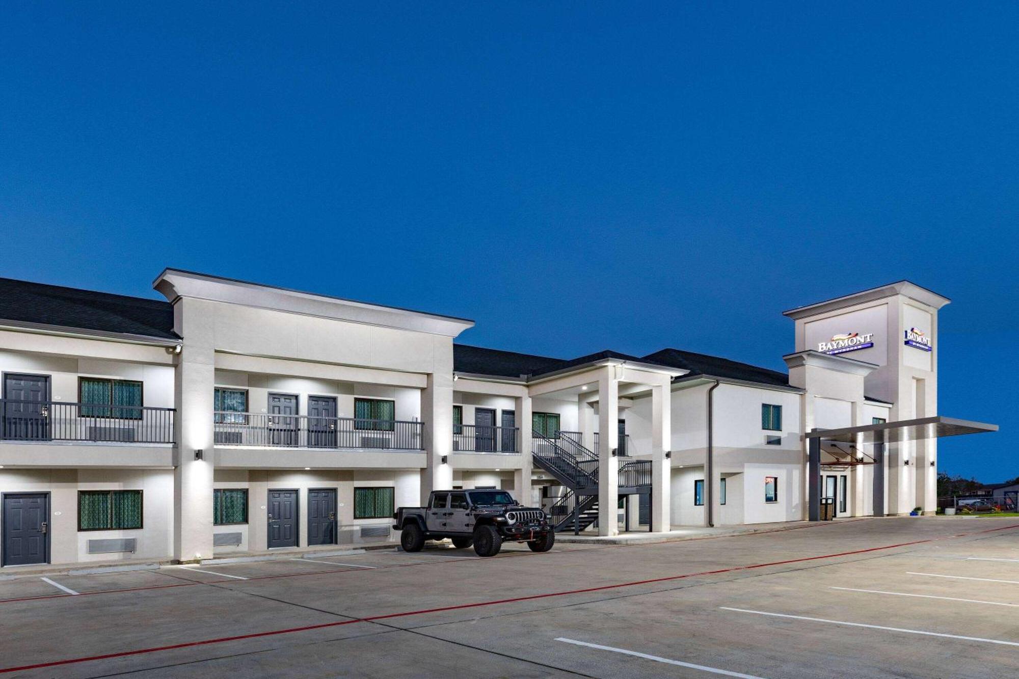 Baymont By Wyndham Freeport Texas Hotel Exterior foto